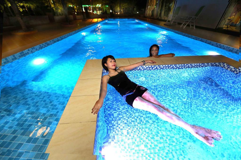 Langit Langi Hotel @ Port Dickson Buitenkant foto